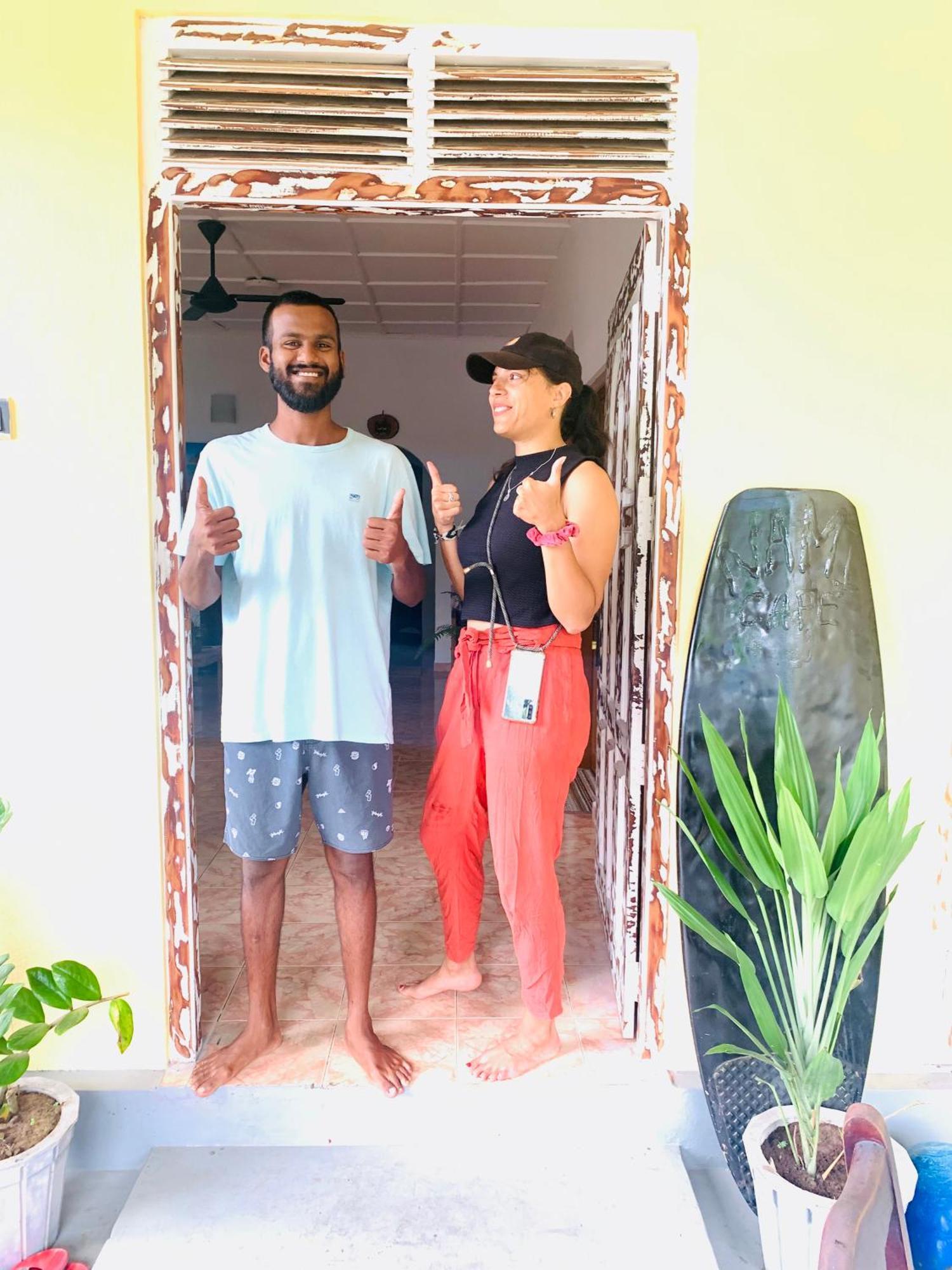 Dreamy Surf House Hotel Weligama Ngoại thất bức ảnh