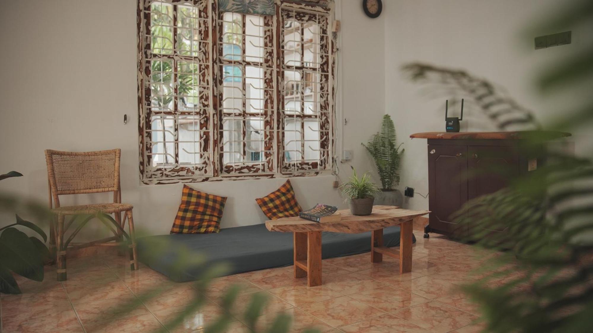 Dreamy Surf House Hotel Weligama Ngoại thất bức ảnh