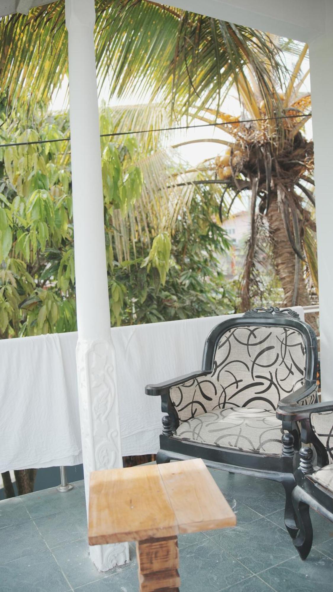 Dreamy Surf House Hotel Weligama Ngoại thất bức ảnh