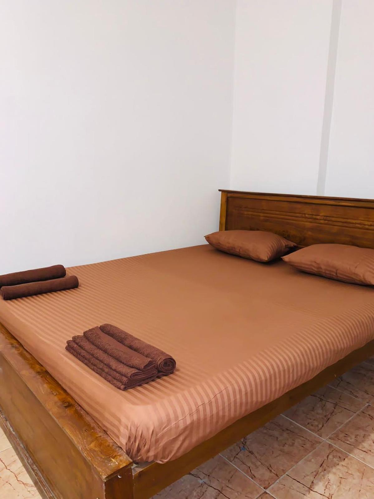 Dreamy Surf House Hotel Weligama Ngoại thất bức ảnh